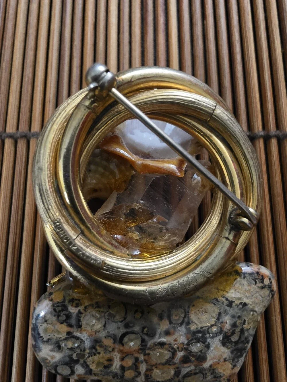 12k Gold Filled Ronci Jasper, Shell Yellow Gold Brooch (Vintage)
